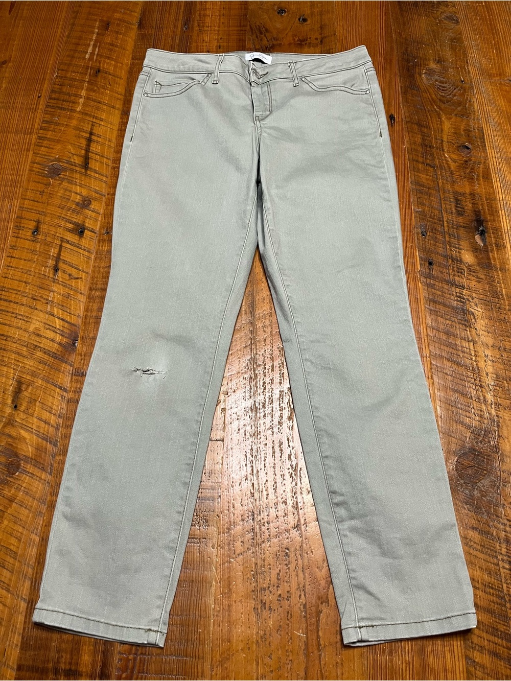 Jessica Simpson Light Sage Green cropped Skinny Jeans Size 8